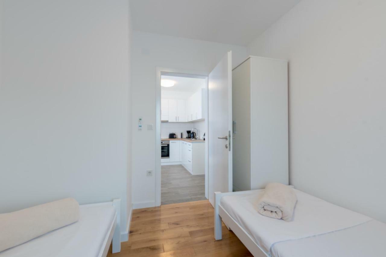 Villa Anja 1St Floor Перой Екстериор снимка
