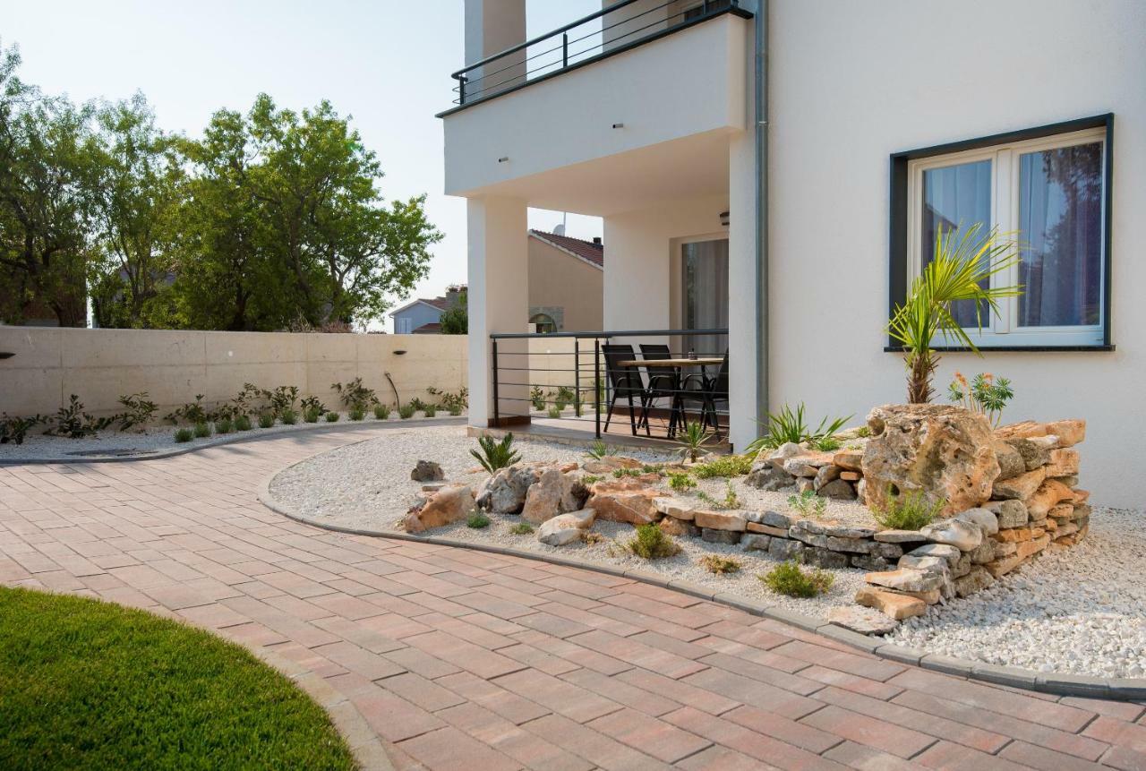 Villa Anja 1St Floor Перой Екстериор снимка