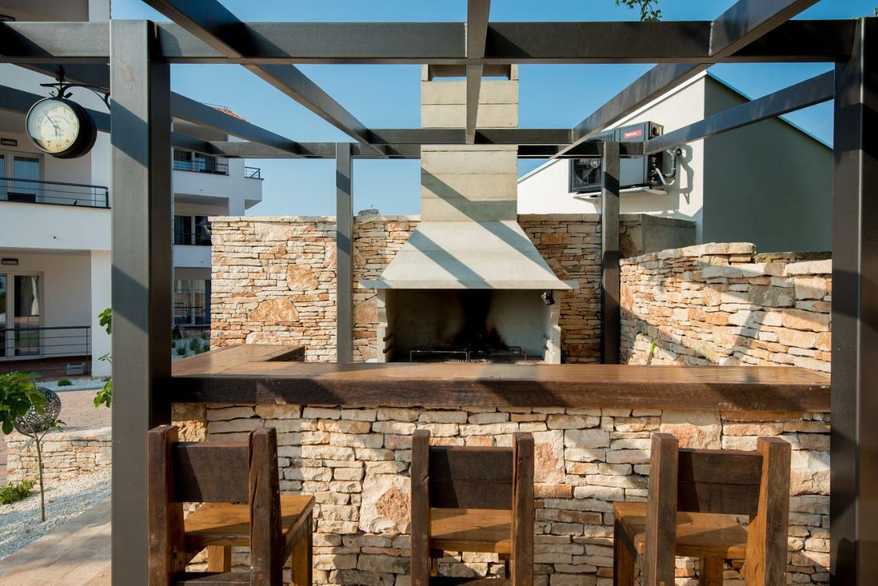Villa Anja 1St Floor Перой Екстериор снимка