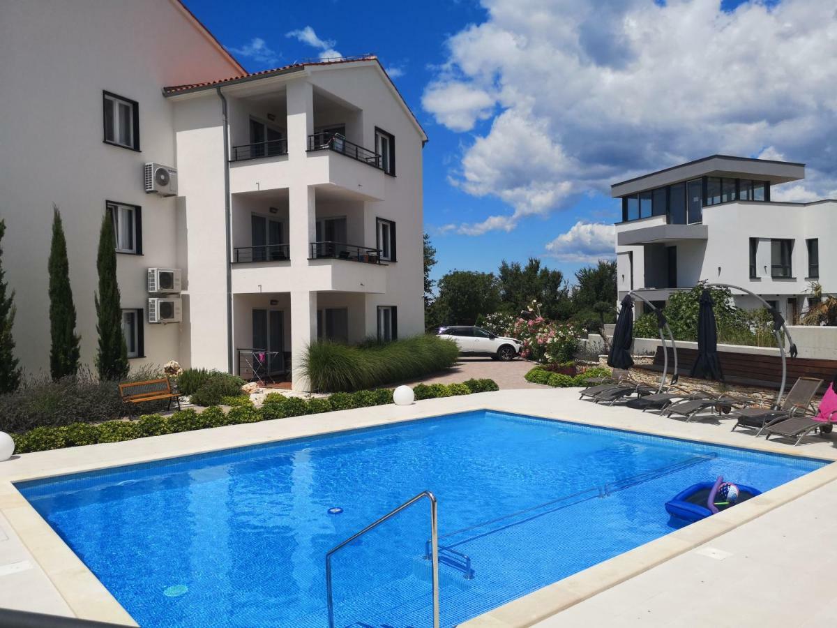 Villa Anja 1St Floor Перой Екстериор снимка