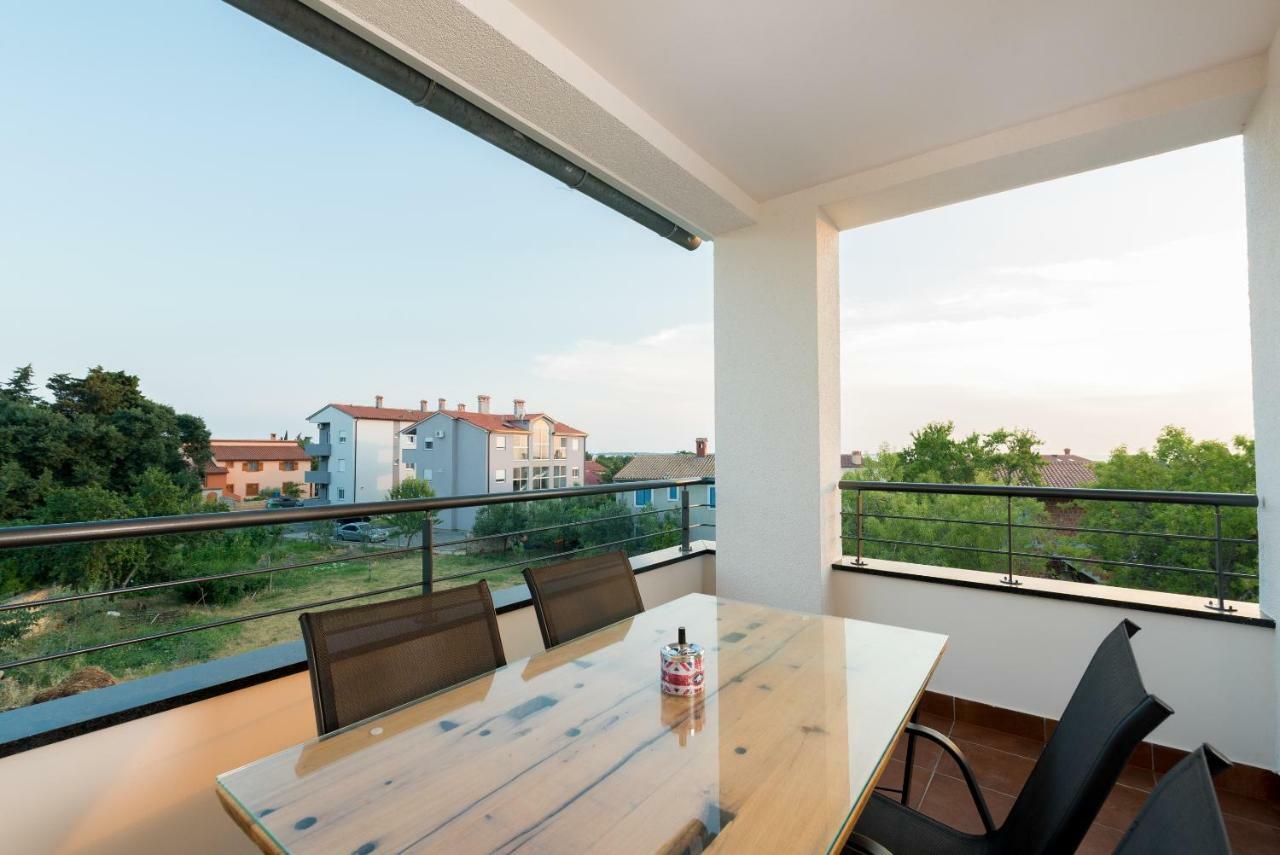 Villa Anja 1St Floor Перой Екстериор снимка