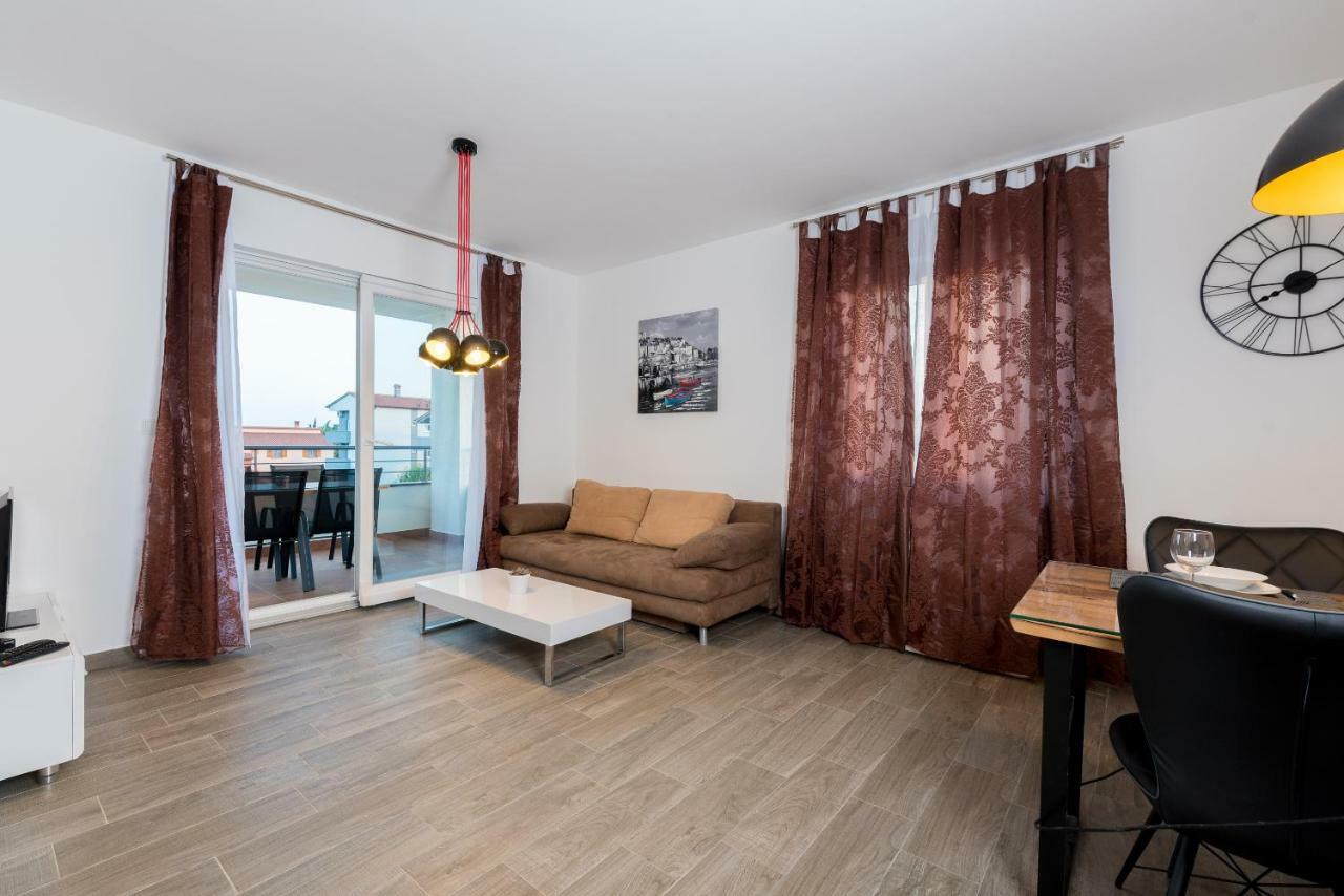 Villa Anja 1St Floor Перой Екстериор снимка