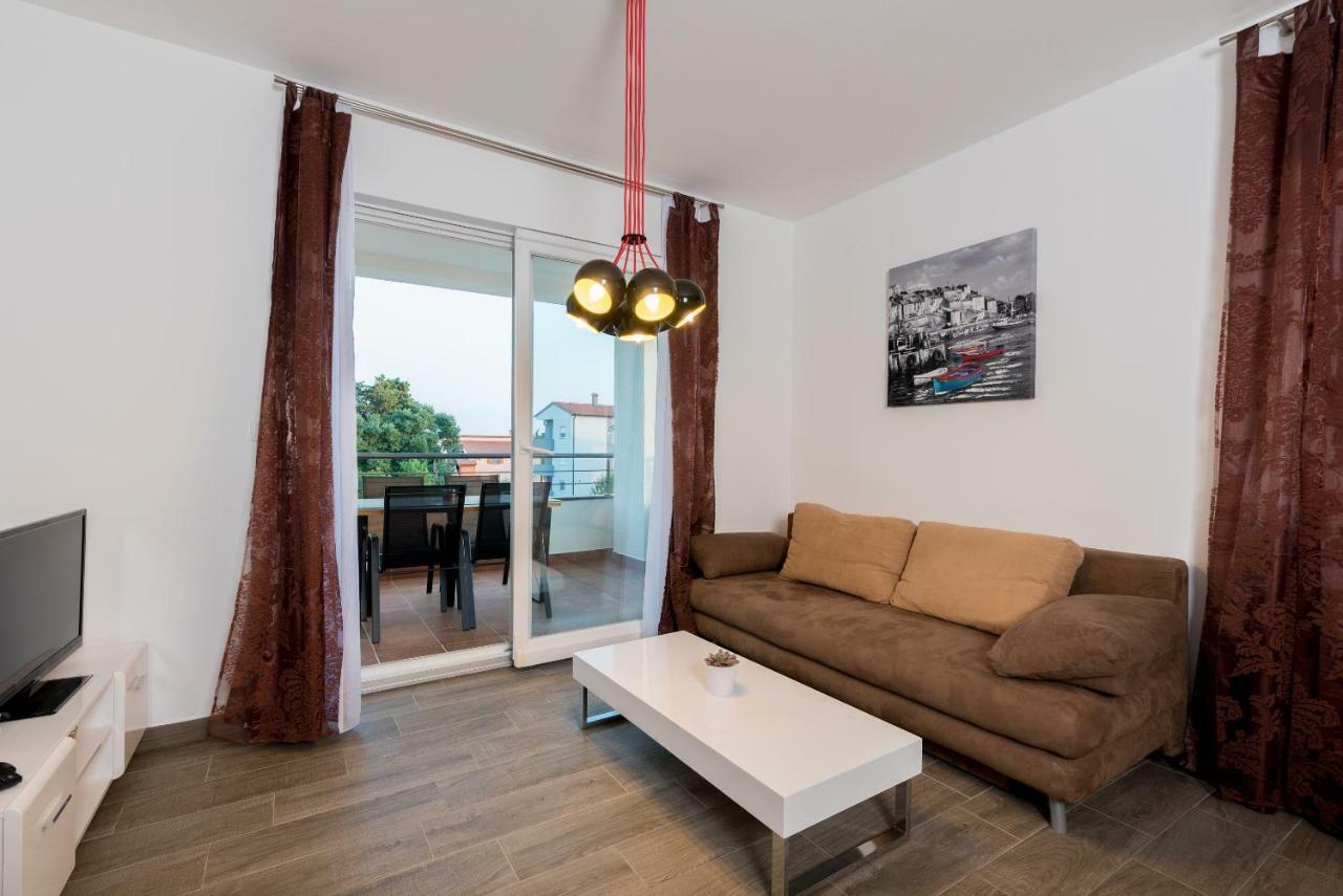 Villa Anja 1St Floor Перой Екстериор снимка